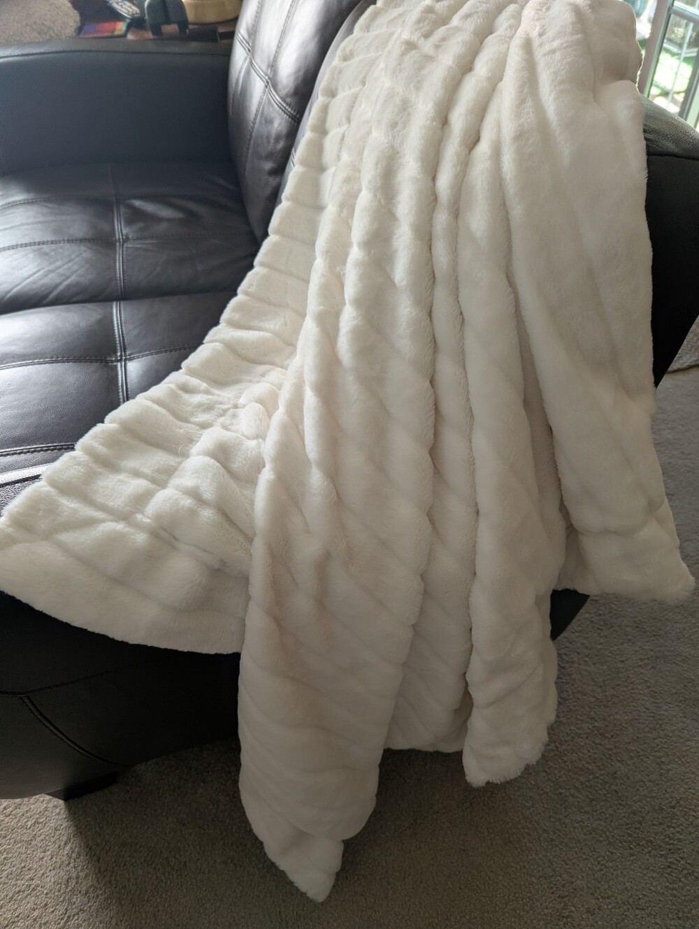 Rachel Zoe White Faux Fur Throw NWOT